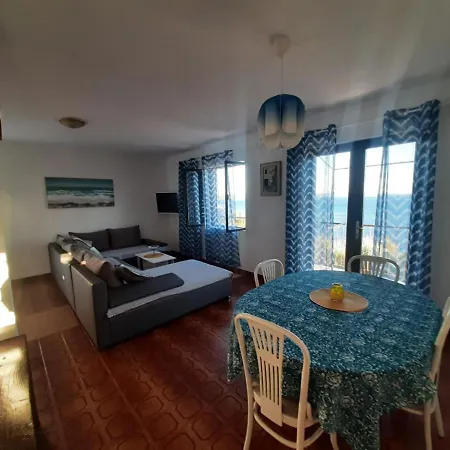 بيت للعطل House Ivica *