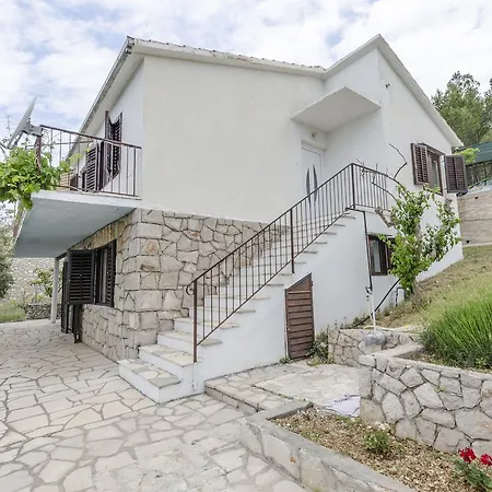House Ivica إيفان دولاس